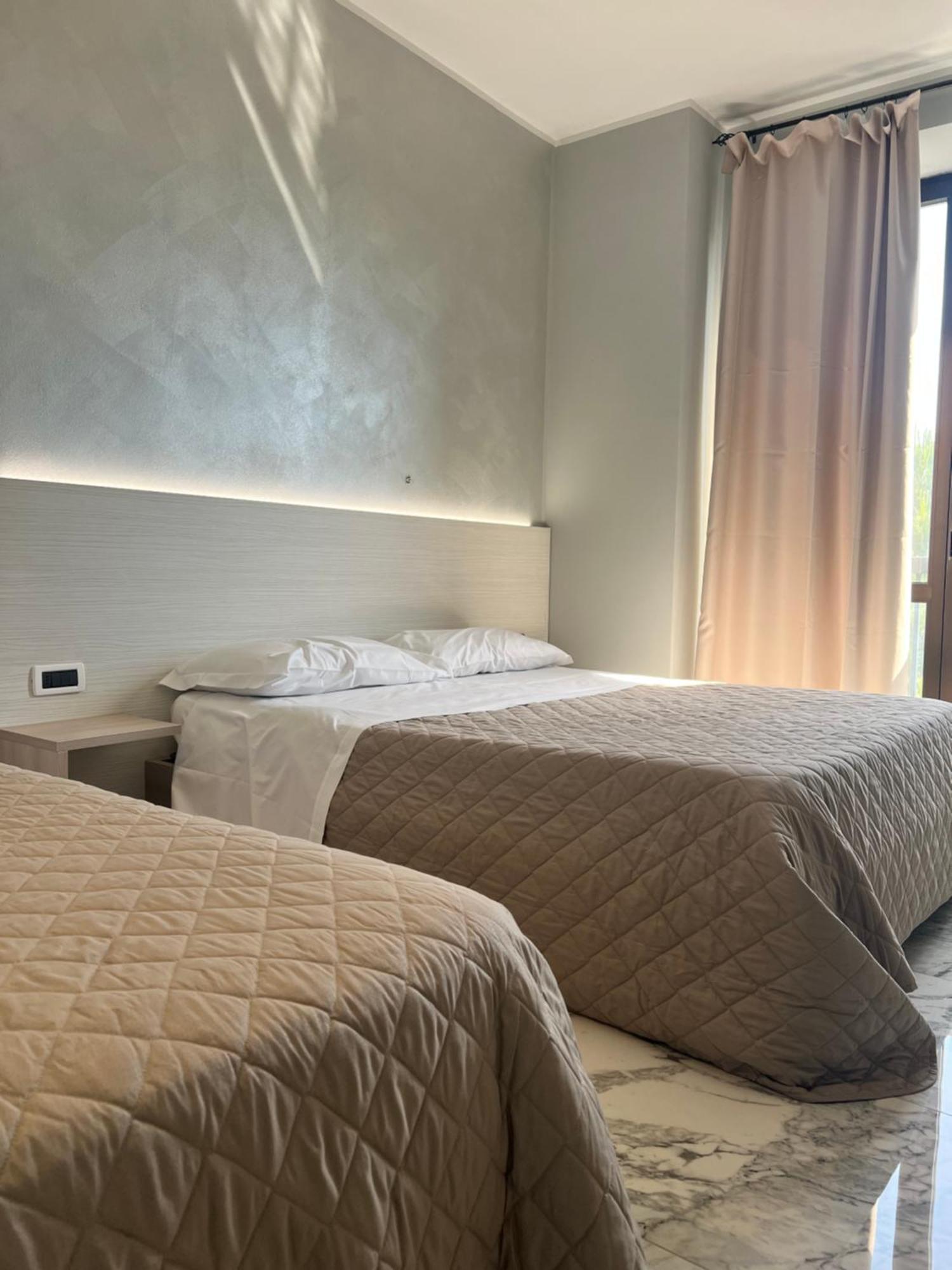 Il Grifo Hotel E Bisteccheria Toscana Montepulciano Stazione エクステリア 写真
