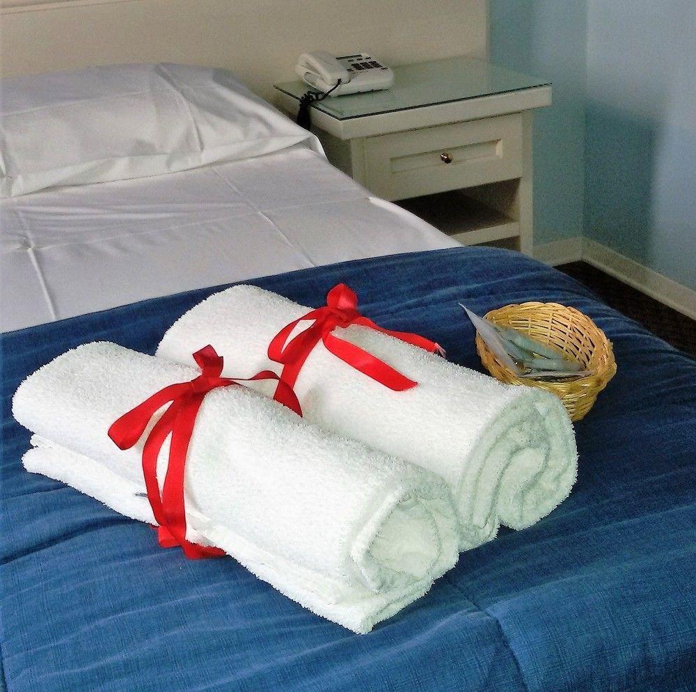 Il Grifo Hotel E Bisteccheria Toscana Montepulciano Stazione エクステリア 写真