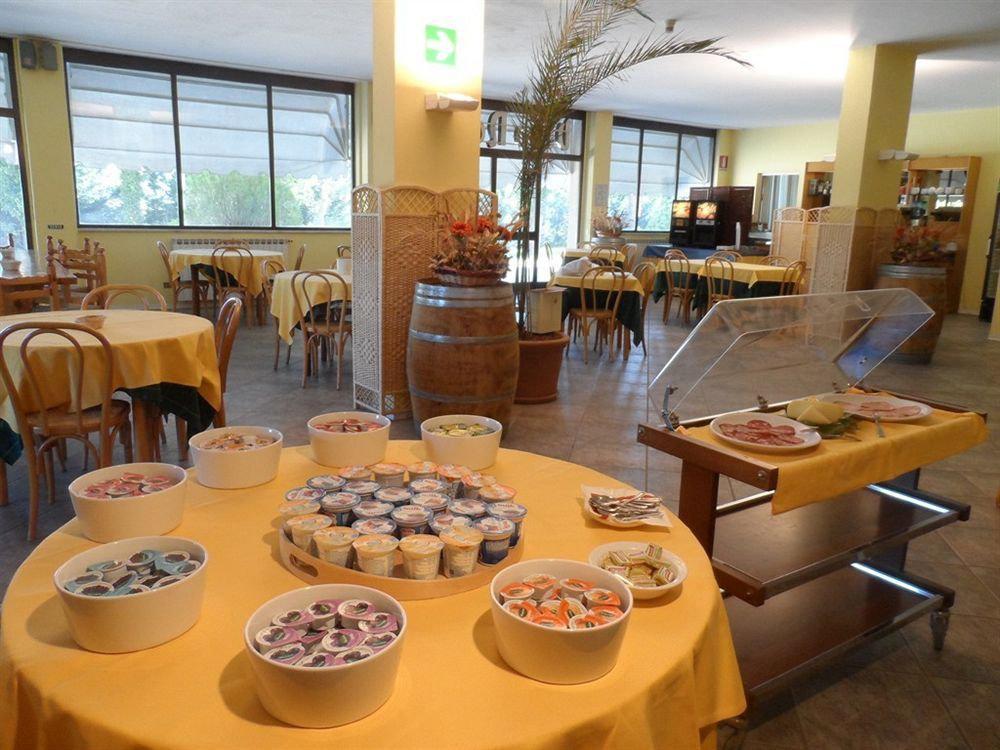 Il Grifo Hotel E Bisteccheria Toscana Montepulciano Stazione エクステリア 写真