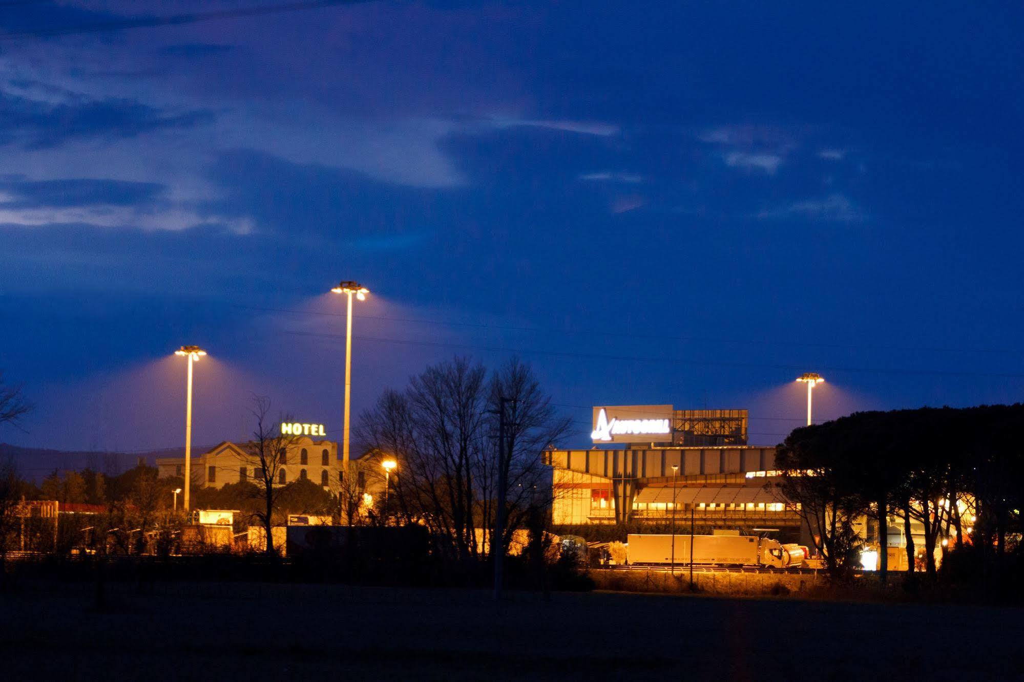 Il Grifo Hotel E Bisteccheria Toscana Montepulciano Stazione エクステリア 写真