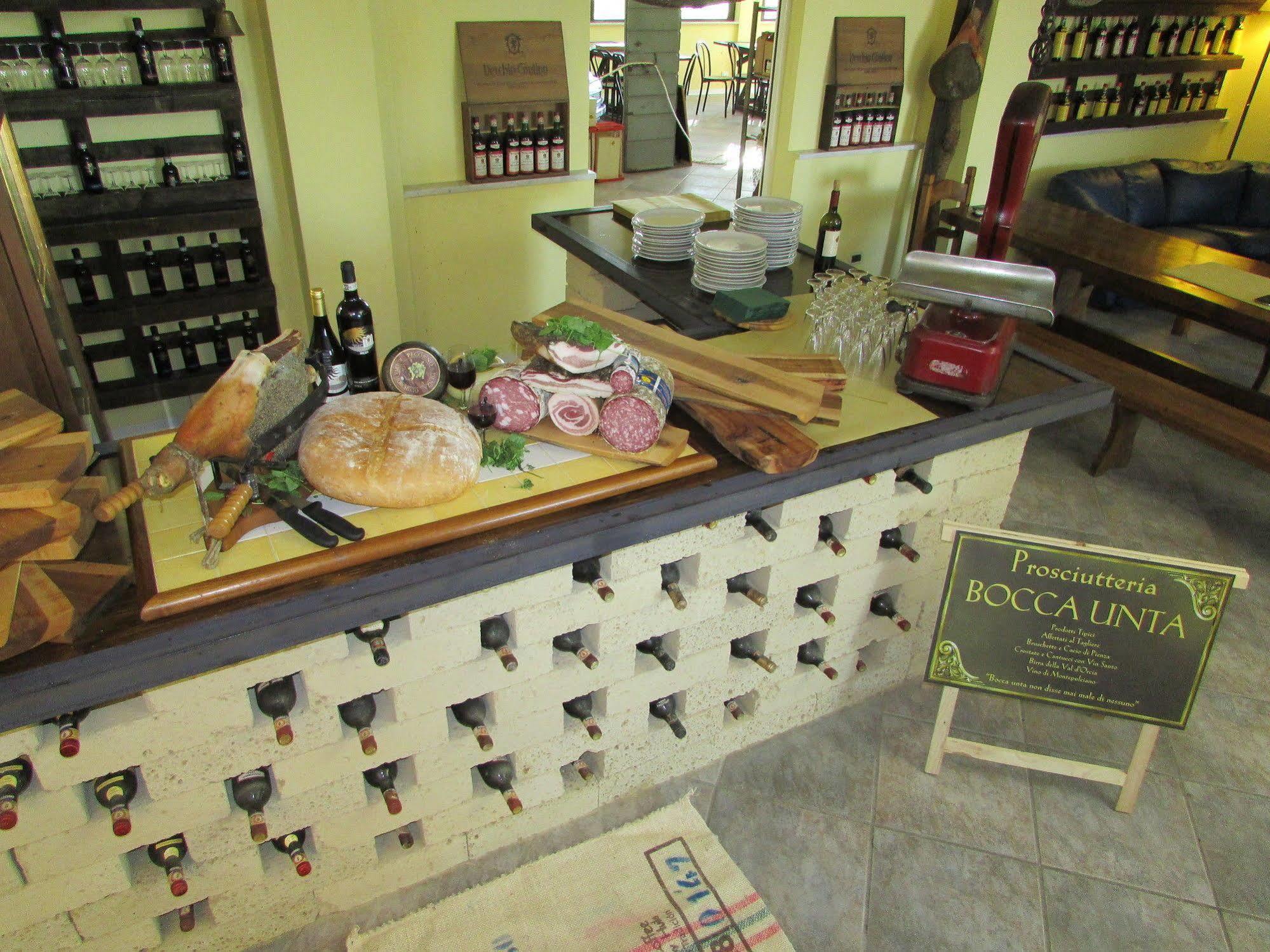 Il Grifo Hotel E Bisteccheria Toscana Montepulciano Stazione エクステリア 写真