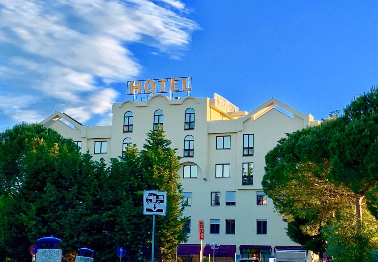 Il Grifo Hotel E Bisteccheria Toscana Montepulciano Stazione エクステリア 写真